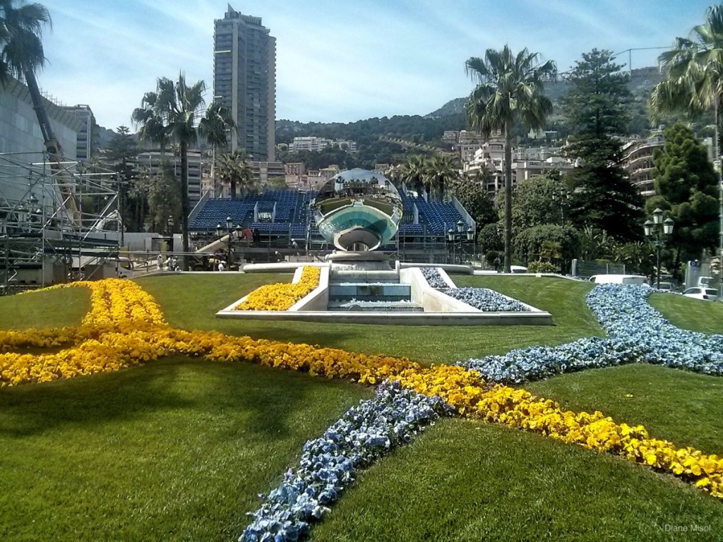 Garden with Reflective Sphere, Monte Carlo
