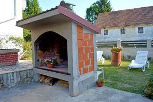 Bbq and Garden - Guesthouse Samolov, Plitvice, Croatia
