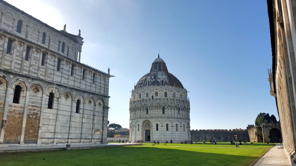 Pisa Piazza dei Miracoli Baptistry, Italy