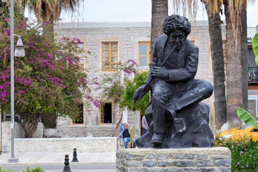 Turkish Poet Nay, Statue in Bodrum