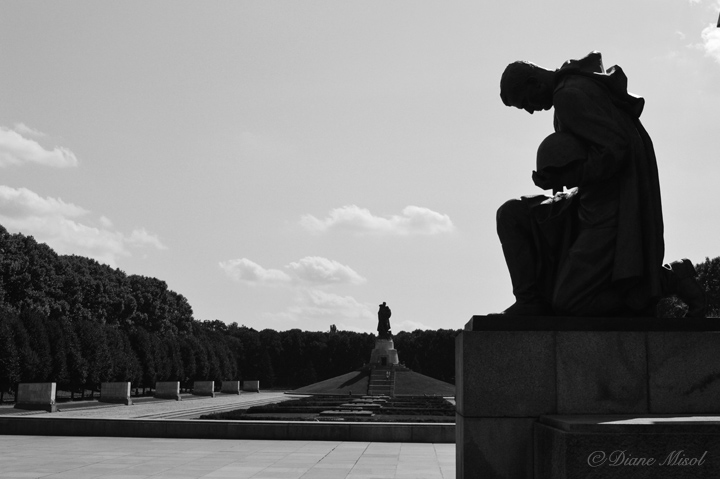 Kneeling Soldier. Treptower Park, Berlin