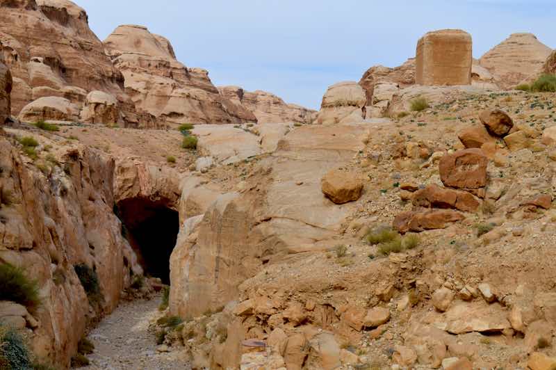 Is it a tomb, a shop or a home? - Petra, Jordan