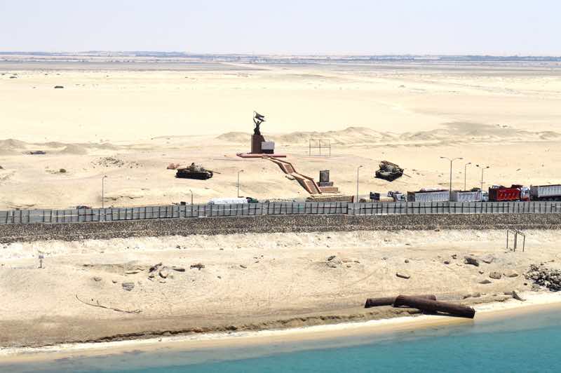 Suez Canal Soldier Monument and Tanks - 0096
