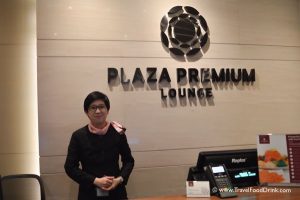 Plaza Premium Lounge Check In - Changi Airport, Singapore